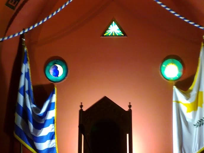 Kάτι δεν πάει καλά σε αυτή την χώρα! – Κοσμοσυρροή στην Θεσ/νίκη για την ξενάγηση στο «σπίτι» των Μασόνων